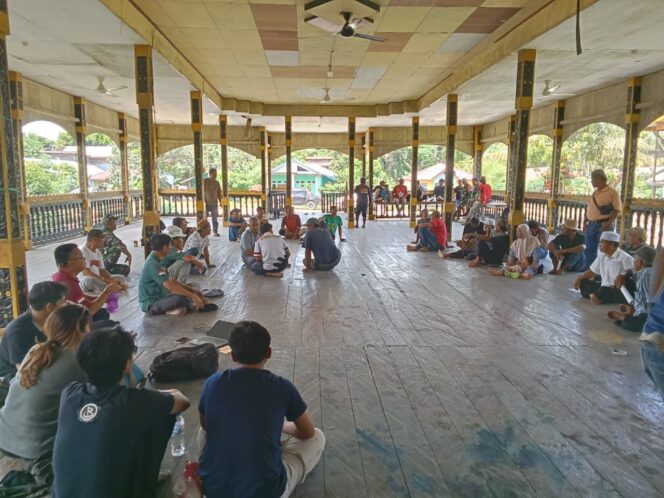 
					Sengketa Plasma Tana Tidung: Masyarakat Desa Terjepit Bagi Hasil