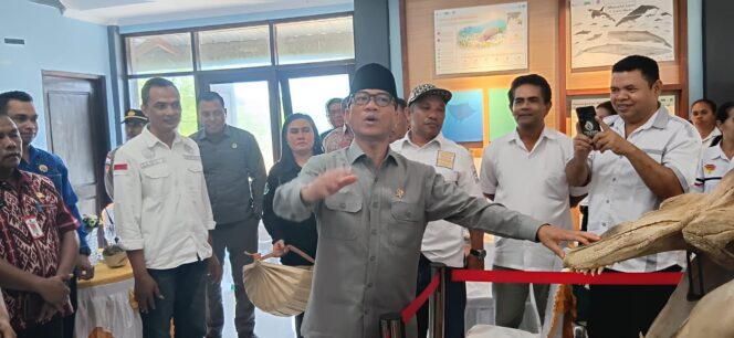 
					Momen kunjungan Mendes PDT Republik Indonesia Yandri Susanto di BUMDES Nifoleu Kupang,(Dok, istimewa)