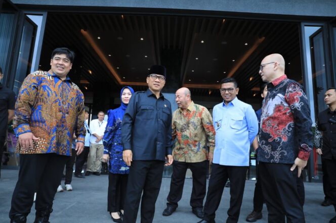 
					Paket Wisata Hotel Mewah Wajib Gandeng Desa Wisata