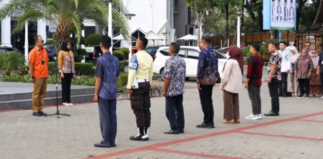 
					Apel Pagi Sekwan DPRD Sumbar Berpesan, Penting Menjaga Disiplin, Etos Kerja Dan Berintegritas Untuk Tugas Pemerintahan