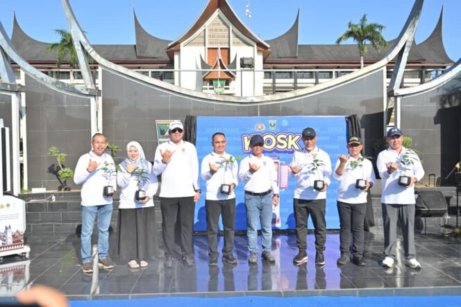 
					Soft Opening SAMSAT KIOSK Jadi Tonggak Transformasi Digital Pelayanan Pajak di Sumbar