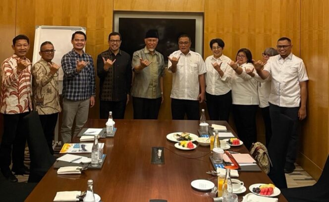 
					Gubernur Mahyeldi Temui Menteri Lingkungan Hidup, Minta Dukungan Pusat untuk Pembangunan PSEL dan TPST-RDF di Sumbar