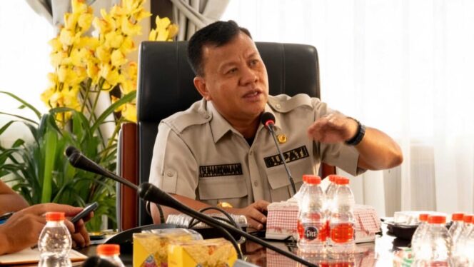 
					Bupati Kuansing, Suhardiman Amby