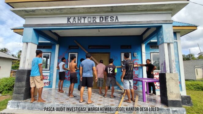 
					Pasca-Audit Investigasi, Warga Kembali Segel Kantor Desa Loleo