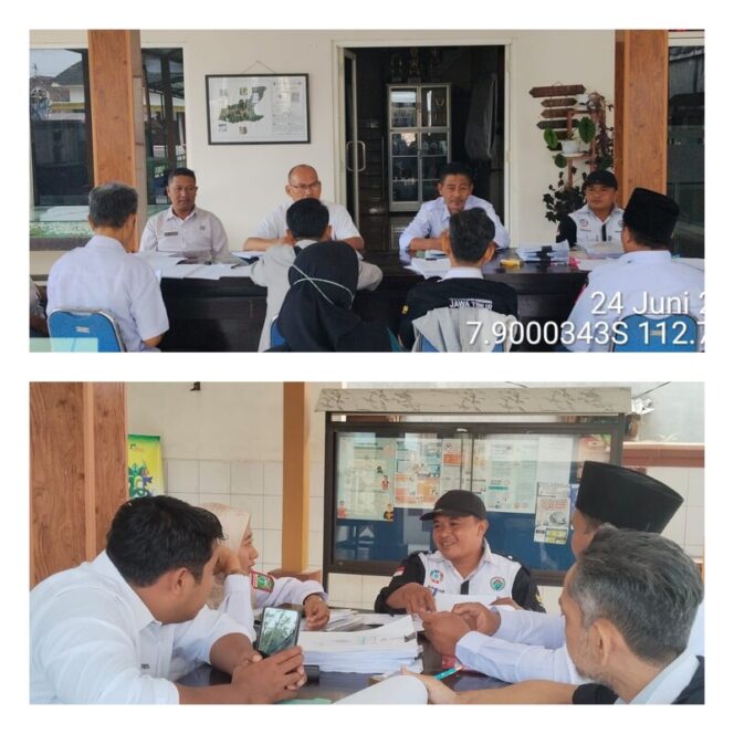 
					Tim Fasilitasi APBDes bersama Pemerintah Desa Wonorejo,Rapat evaluasi APBDes Desa Wonorejo Kecamatan Singosari
