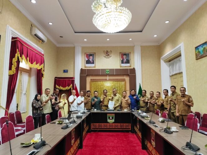 
					Terima Audiensi Bupati Solok Selatan, Sekda Sumbar Tegaskan Komitmen Percepatan Infrastruktur dan Sinkronisasi Pembangunan 2027