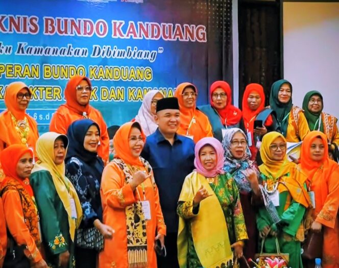 
					Bimtek di Bukittinggi, Wakil Ketua DPRD Sumbar Nanda Satria Ajak Bundo Kanduang Perkuat Pendidikan Karakter Anak