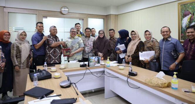 
					DPRD Sumbar Rancang Pendidikan Desa Berstandar Global