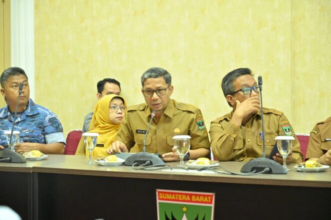 
					Dinas ESDM Sumbar Berikan Penjelasan Terkait Perizinan Tambang Andesit di Kasang