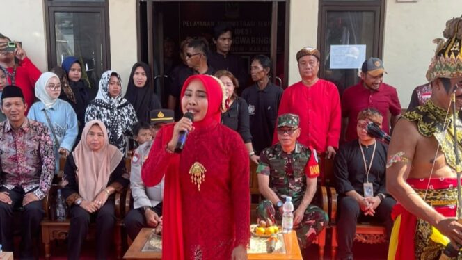 
					Jelang Musim Tanam, Warga Kedungwaringin Gelar Hajat Bumi