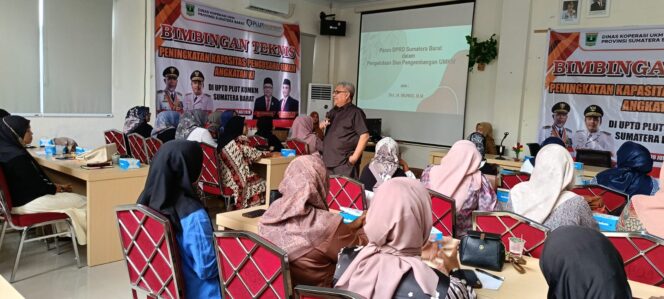 
					Ketua DPRD Sumbar Muhidi Suntik Semangat Pelaku UMKM Sumbar, Ungkap 5 Kunci Sukses Hadapi Persaingan Era Digital