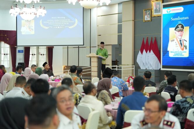 
					Ombudsman Evaluasi Pelayanan Publik Sumbar, OPD Diwajibkan Berinovasi