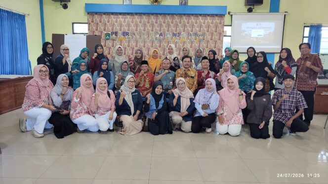 
					Pemerintah Desa Banjararum bersama tenaga kesehatan, kader Posyandu, Kader Pembangunan Manusia (KPM), dan pemangku kepentingan mengikuti Rembuk Stunting sebagai langkah menyusun strategi percepatan penurunan stunting menuju Zero Stunting dan Generasi Emas 2045.