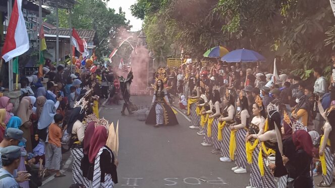 
					Saat Legenda Prambanan Pindah ke Jalanan Subah Batang