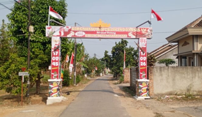 
					Warga Dusun 2B Karang Sari Bangun Gapura Sambut HUT ke-81 RI, Semarakkan Desa HELAU