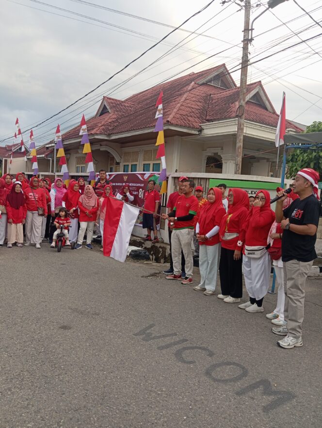 
					Lewat Jalan Sehat, Warga Perumdam Wirasakti Rawat Kebersamaan Jelang Hari Kemerdekaan RI ke 81
