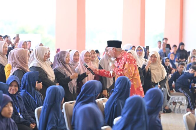 
					Kisah Perjuangan Mahyeldi Bakar Semangat Siswa SRT Dharmasraya