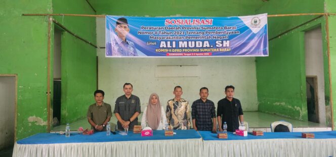 
					Upaya Anggota DPRD Sumbar dalam Meningkatkan Pemahaman Masyarakat Terhadap Perda Pemberdayaan Masyarakat dan Pemerintahan Nagari