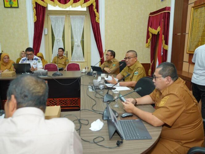 
					Siasat Krisis Anggaran Sumbar: Pelatihan UMKM Dilarang di Hotel