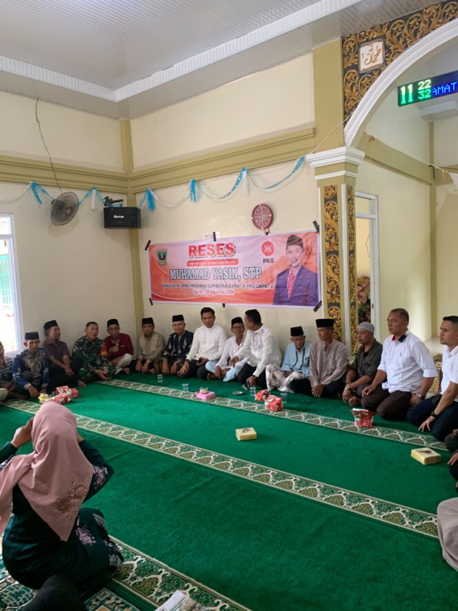 
					Tangis Pemimpin Sungai Sirah Demi Jembatan Permanen Warga