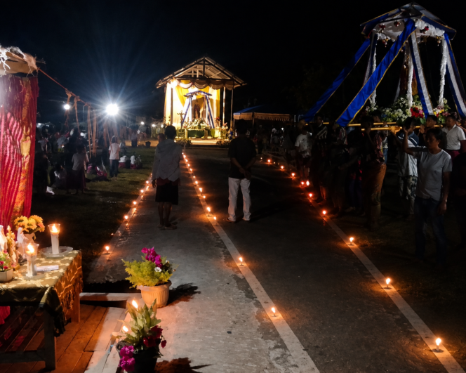 
					Momen Arak-arakan Patung bunda Maria Nai Veto Malaka oleh Umat Stasi Weata Paroki Santa Maria Fatima Betun, (foto istimewa)