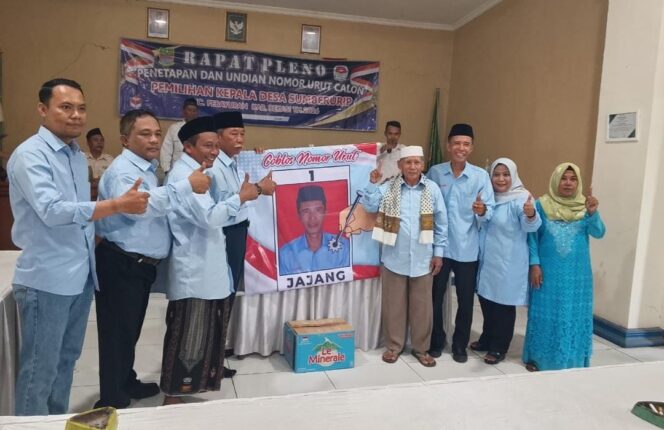 
					Pengundian Nomor Urut Pilkades Sumber Urip, H. Jajang Sujai Dapat Nomor 1