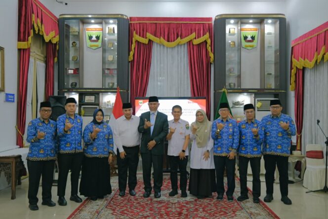 
					Dilema Songket di Marketplace, Ujian Berat Kepala DPMD Sumbar