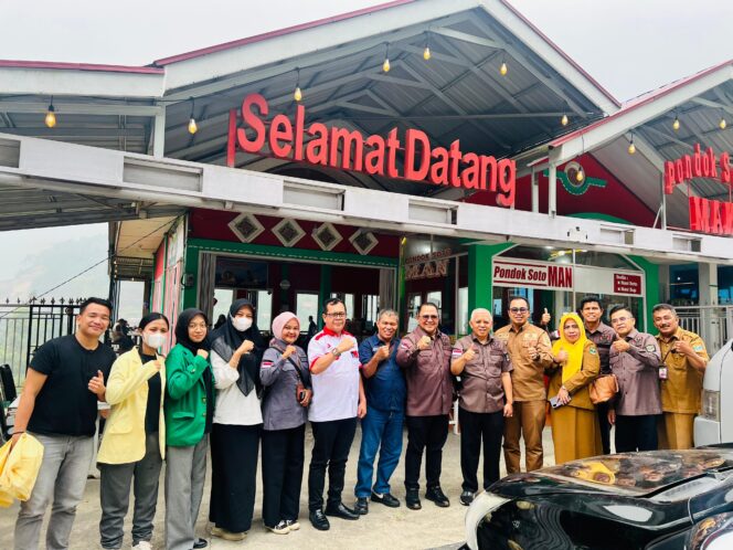 
					Ikatan Batin Tak Pernah Putus, Perantau Solok Saiyo Sakato ( S3 )Turun Langsung Bantu Korban Galodo Solok