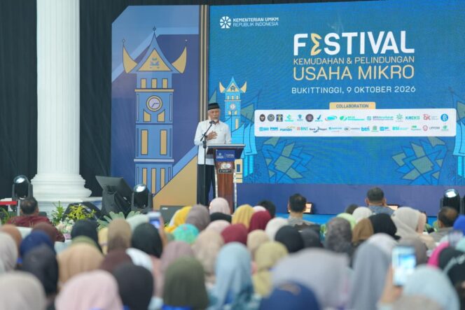 
					Dampingi Wamen UMKM di Bukittinggi, Mahyeldi Dorong Legalitas, Sertifikasi Halal, dan Akses Permodalan